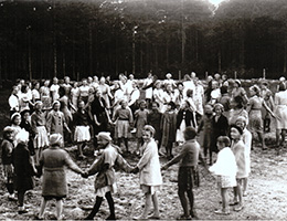 Lisää tietoa koulunkäynnistä sota-aikana.