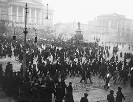 Lisä tietoa eduskunnan vallan ottamisesta itselleen.