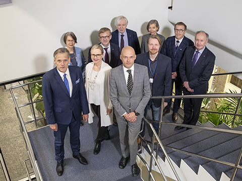 Lue lisää kirjaston hallituksesta.