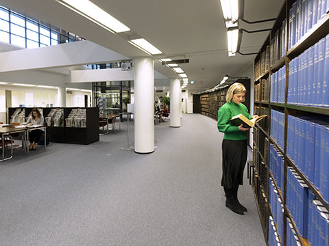 Lisää tietoa Eduskunnan kirjaston tiloista.