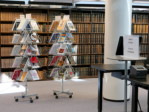 Lisää tietoa aineisto- ja verkkopalveluista.